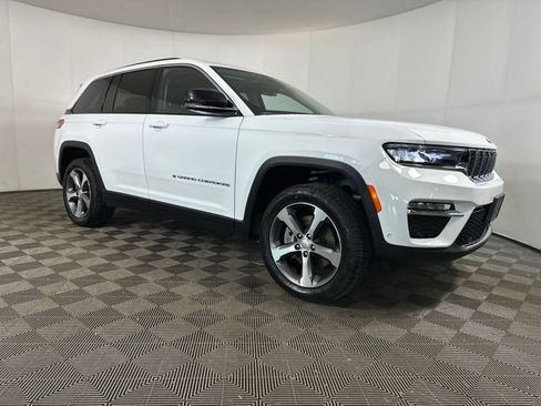 Used 2023 Jeep Grand Cherokee 4WD 4xe w/ Luxury Tech Group II image 2