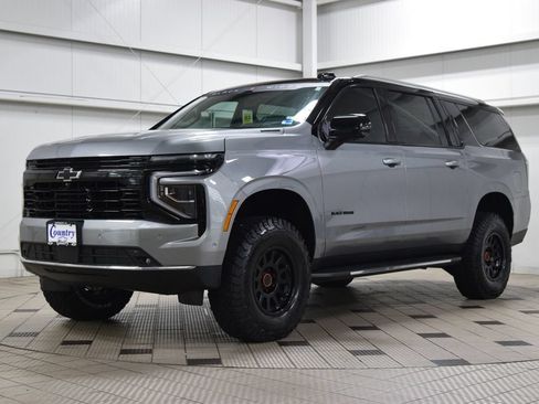 New 2026 Chevrolet Suburban Premier AWD/4WD image 3