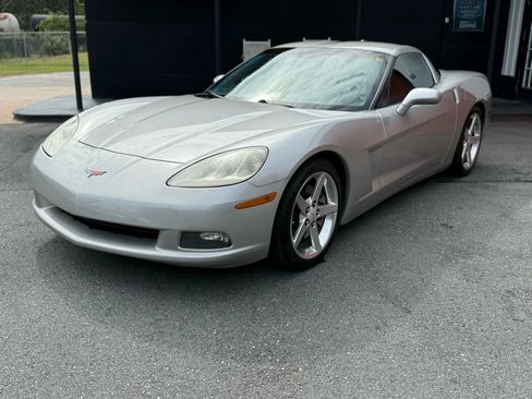 Used 2005 Chevrolet Corvette Coupe w/ Preferred Equipment Group image 3
