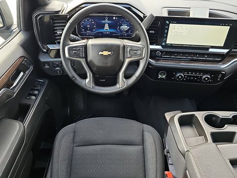 Used 2023 Chevrolet Silverado 1500 LT image 11