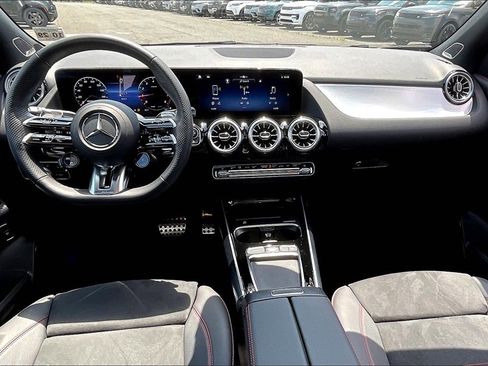 Used 2025 Mercedes-Benz GLA 35 AMG 4MATIC image 13