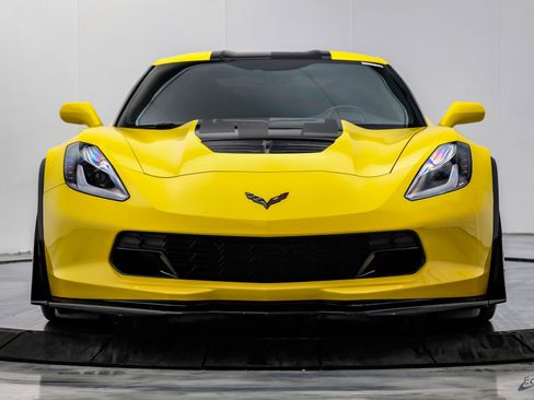 Used 2015 Chevrolet Corvette Z06 w/ 3LZ Preferred Equipment Group RWD image 40
