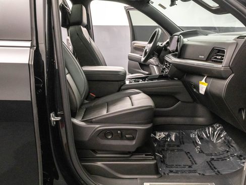 Used 2025 Chevrolet Tahoe High Country image 40