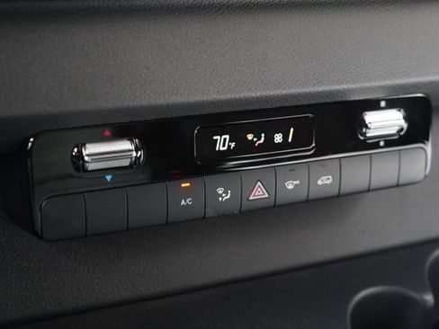 Used 2023 Mercedes-Benz Sprinter 3500 image 40