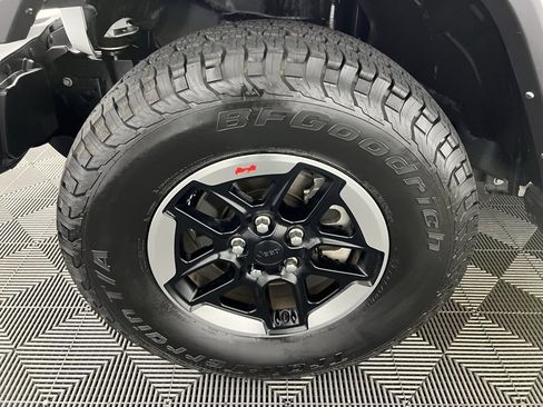 Used 2022 Jeep Wrangler Unlimited Sahara image 12