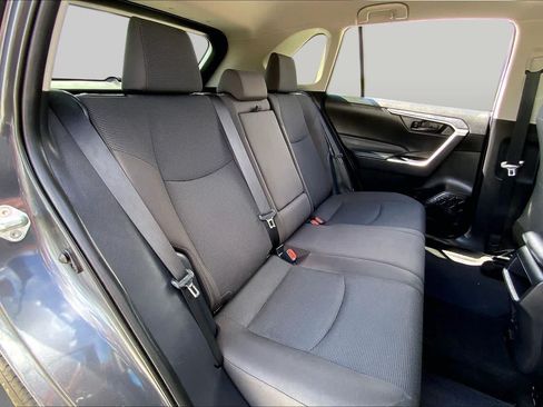 Used 2020 Toyota RAV4 LE FWD image 19