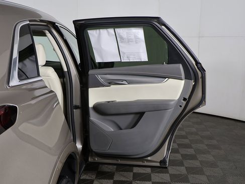 Used 2023 Cadillac XT5 Premium Luxury image 25