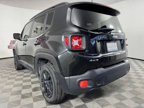 Used 2017 Jeep Renegade Latitude w/ Cold Weather Group AWD/4WD image 24