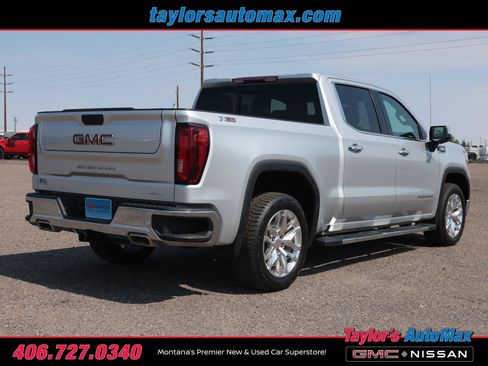 Used 2021 GMC Sierra 1500 SLT w/ SLT Premium Plus Package AWD/4WD image 4