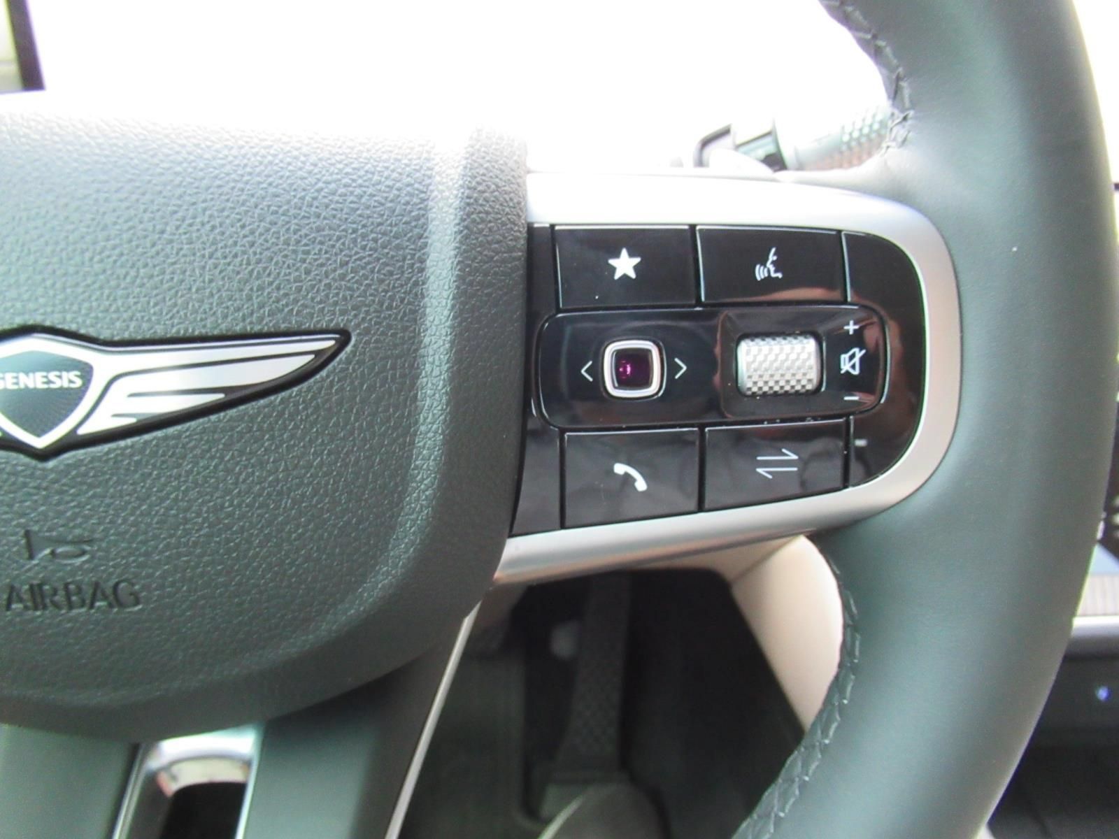 Used 2025 Genesis GV80 2.5T Prestige AWD/4WD image 24