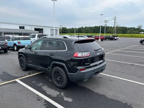 Used 2019 Jeep Cherokee Latitude Plus w/ Cold Weather Group AWD/4WD image 3