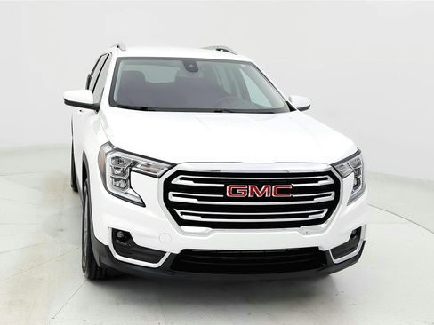 Used 2024 GMC Terrain SLT image 7
