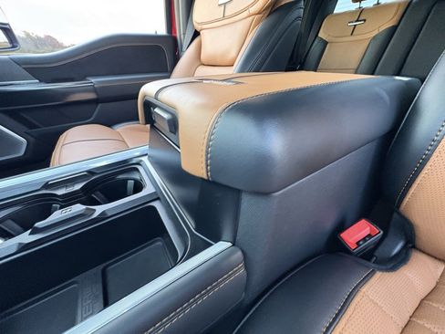 Used 2024 Ford F350 Platinum image 45