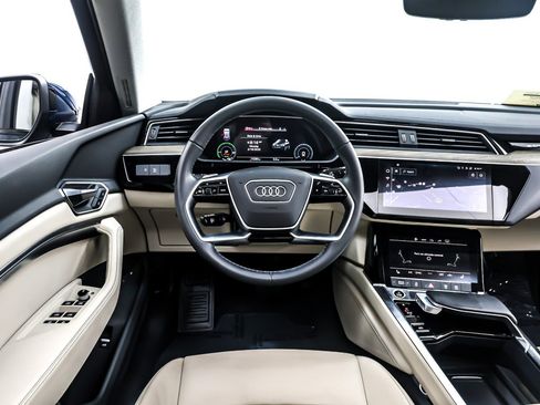 Used 2023 Audi e-tron Premium w/ Convenience Plus Package image 5
