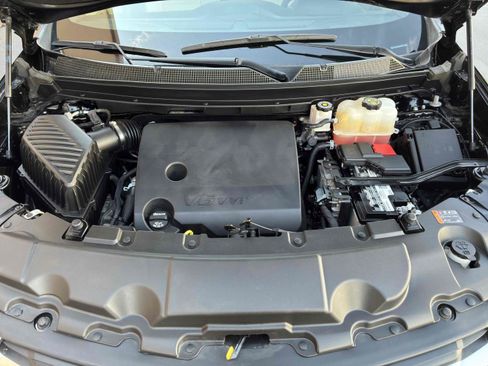 Used 2022 Chevrolet Traverse LS FWD image 65