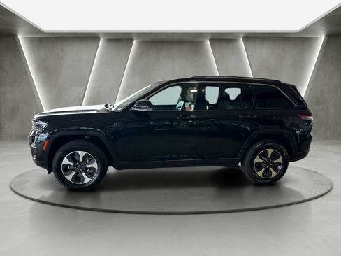 Used 2023 Jeep Grand Cherokee 4WD 4xe image 8
