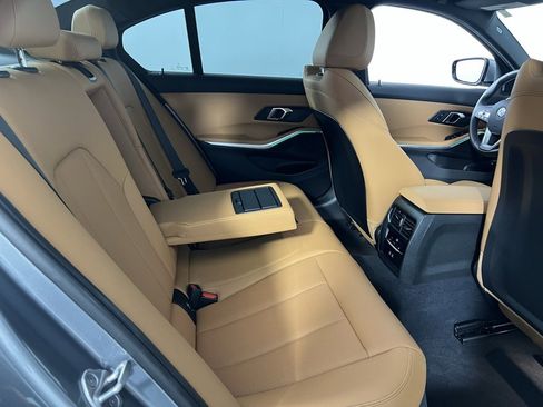 Used 2024 BMW 330e image 27