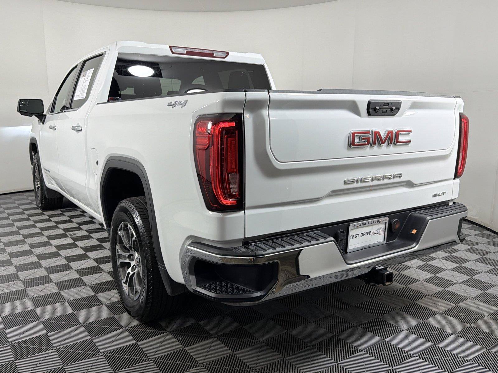 Certified 2026 GMC Sierra 1500 SLT AWD/4WD image 4