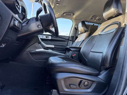 Used 2023 Ford Explorer Limited w/ Equipment Group 301A image 35