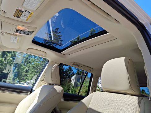 Used 2023 Lexus GX 460 Premium w/ Premium Package AWD/4WD image 15