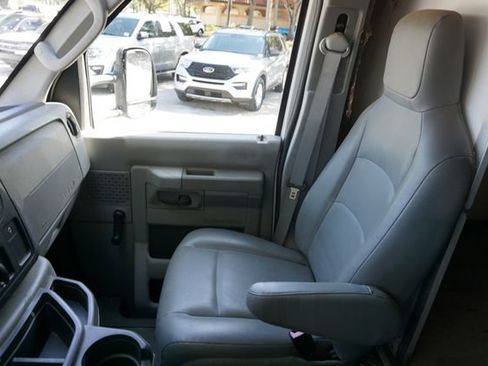 Used 2014 Ford E-350 and Econoline 350 Super Duty RWD image 28