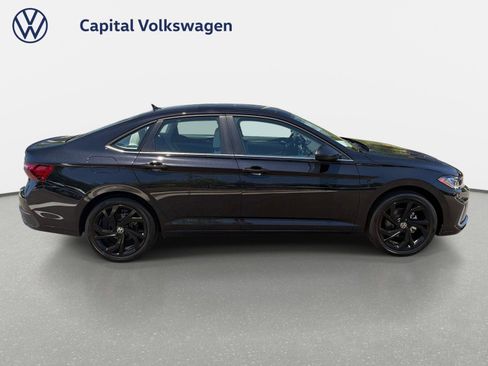 New 2026 Volkswagen Jetta SE FWD image 4