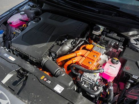 New 2026 Hyundai Elantra Limited image 7