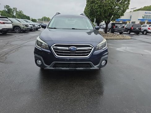 Used 2018 Subaru Outback 2.5i Premium AWD/4WD image 2