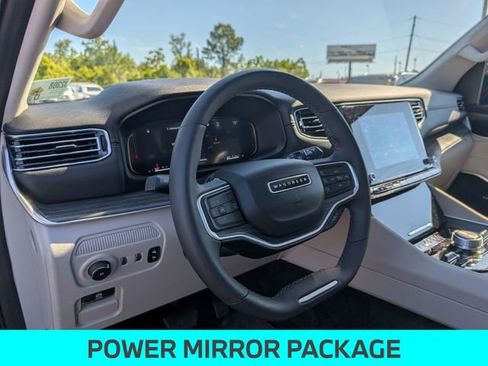 Used 2024 Jeep Wagoneer Series III w/ Premium Group I AWD/4WD image 31