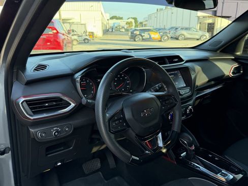Certified 2023 Chevrolet TrailBlazer RS FWD image 18