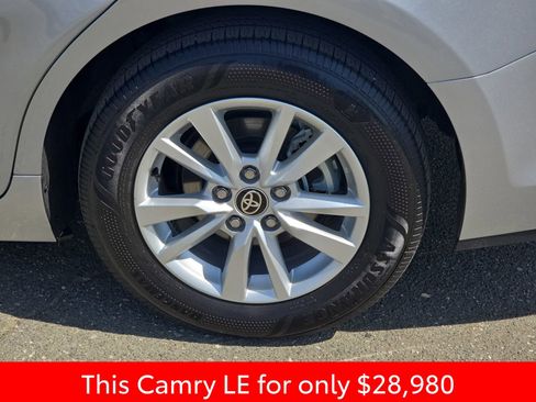 Used 2025 Toyota Camry LE w/ Convenience Package image 39