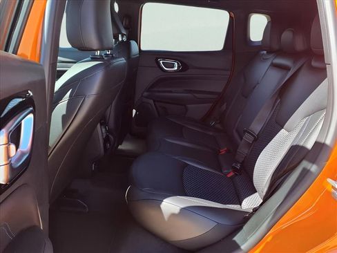 New 2026 Jeep Compass Latitude image 12