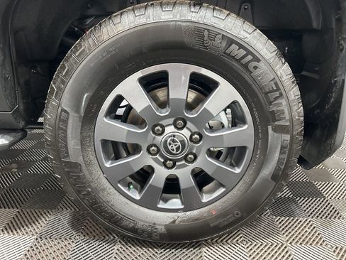 Used 2025 Toyota Land Cruiser image 42