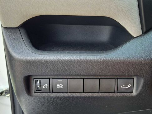 Used 2020 Toyota RAV4 XLE Premium image 22