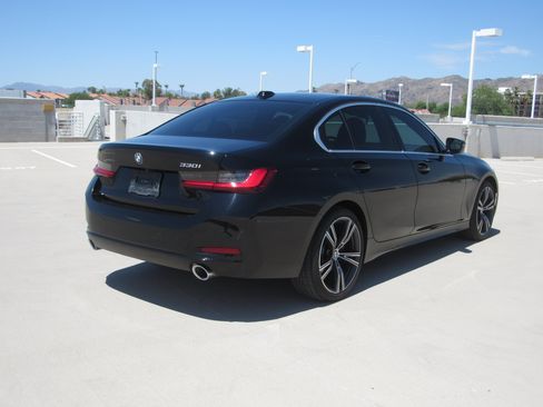 Used 2024 BMW 330i Sedan w/ Premium Package RWD image 5