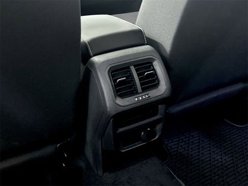 Used 2022 Volkswagen Tiguan S image 24