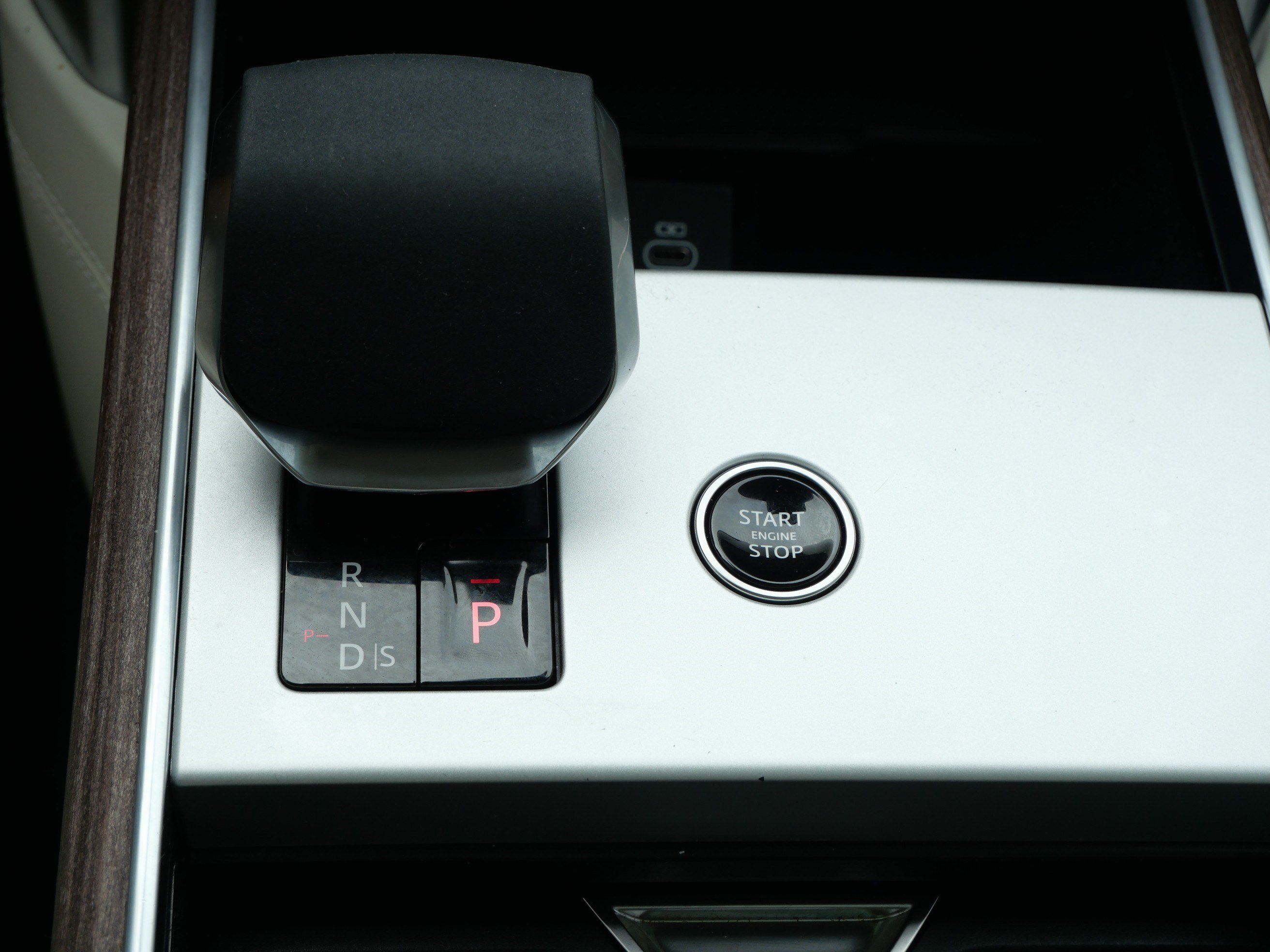 Certified 2025 Land Rover Range Rover SE AWD/4WD image 20