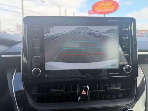 Used 2021 Toyota Corolla LE image 18