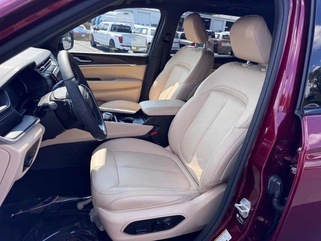 Used 2024 Jeep Grand Cherokee L Limited RWD image 22