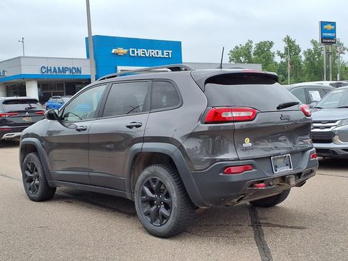 Used 2018 Jeep Cherokee Trailhawk w/ Cold Weather Group AWD/4WD image 6