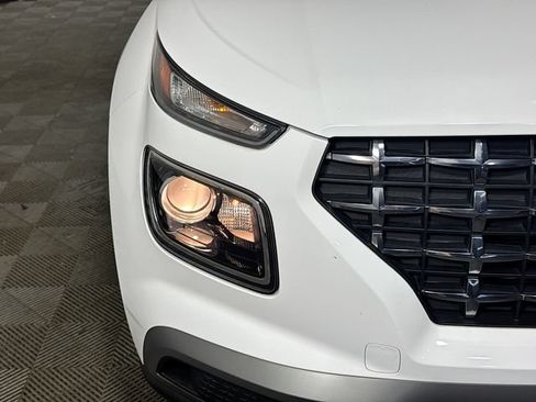 Certified 2023 Hyundai Venue SEL w/ Cargo Package FWD image 3