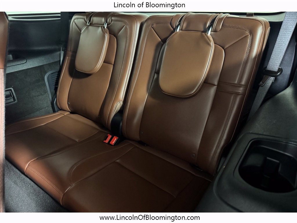 Certified 2025 Lincoln Aviator Reserve AWD/4WD image 16
