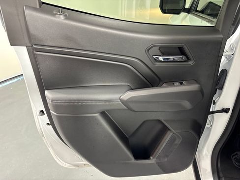 Used 2024 Chevrolet Colorado LT w/ LT Convenience Package image 28