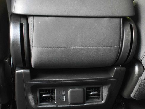 Used 2023 GMC Sierra 1500 Elevation image 9