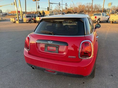 Used 2021 MINI Cooper 4-Door Hardtop w/ Storage Package image 20