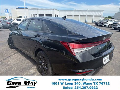 Used 2023 Hyundai Elantra SEL w/ Cargo Package FWD image 5
