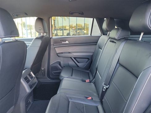 Used 2022 Volkswagen Atlas Cross Sport SE image 15