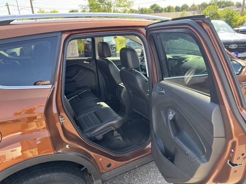 Used 2017 Ford Escape Titanium w/ Equipment Group 301A AWD/4WD image 30