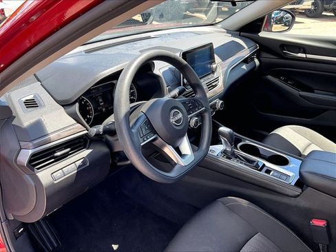 Used 2023 Nissan Altima 2.5 SV AWD/4WD image 8
