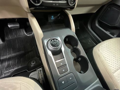 Used 2022 Ford Escape SE FWD image 15